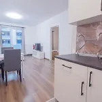 Corvin Modern Apartamento
